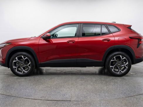 Used 2025 Chevrolet Trax LT FWD image 5