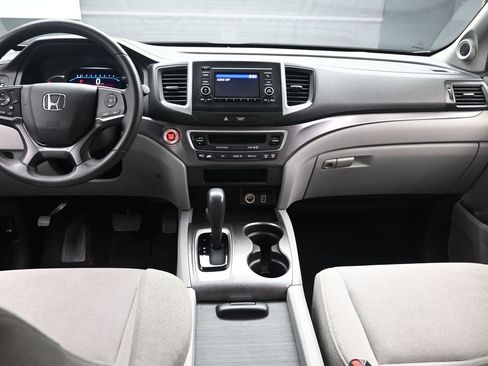 Used 2020 Honda Pilot LX image 9