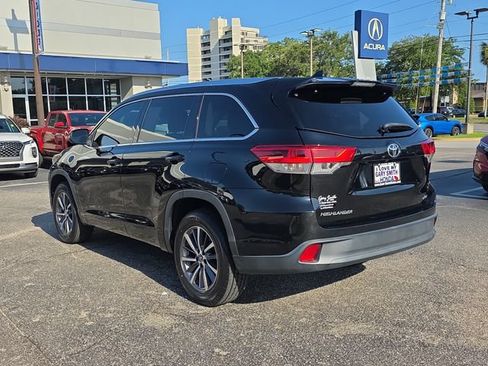 Used 2018 Toyota Highlander XLE FWD image 6