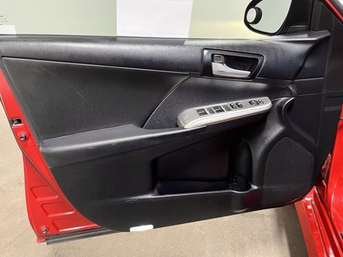 Used 2013 Toyota Camry SE image 20