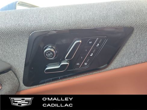 New 2026 Cadillac Optiq Luxury 2 w/ LPO, Floor Liner Package image 18