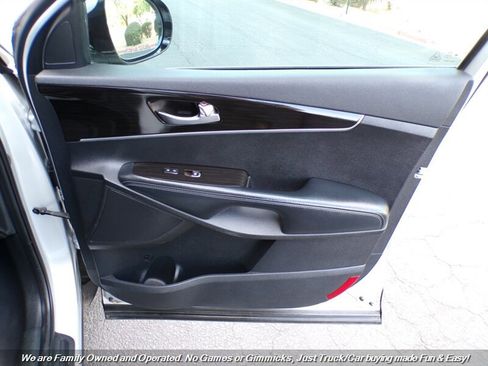 Used 2020 Kia Sorento LX FWD image 32