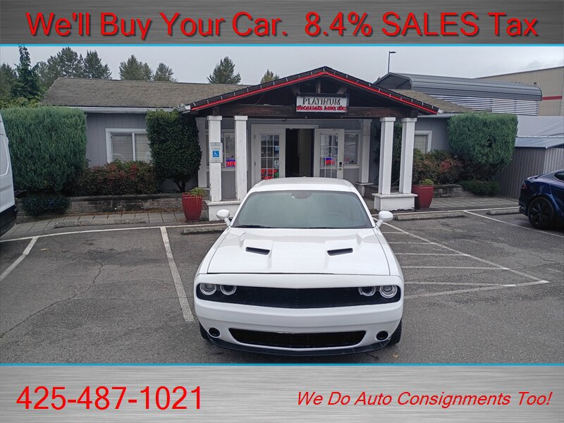 Used 2019 Dodge Challenger SXT RWD image 2
