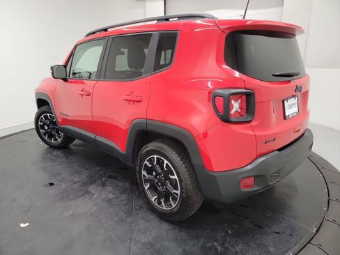 Used 2023 Jeep Renegade Latitude AWD/4WD image 11