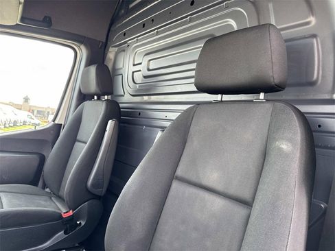 Used 2021 Mercedes-Benz Sprinter 2500 image 16