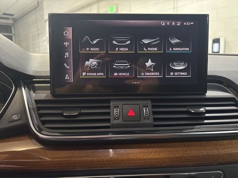 Used 2023 Audi Q5 2.0T Premium w/ Convenience Package image 21