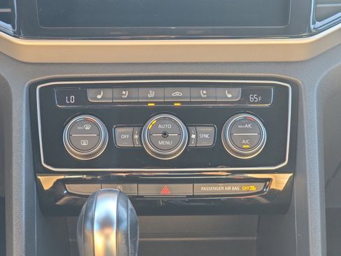 Certified 2021 Volkswagen Atlas Cross Sport SEL Premium image 16