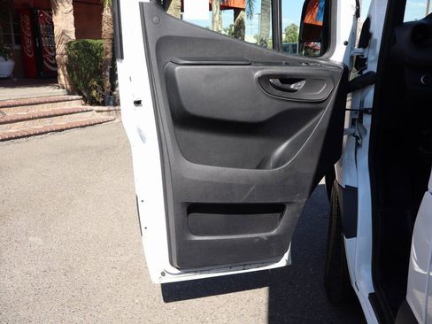 Used 2019 Mercedes-Benz Sprinter 2500 image 18