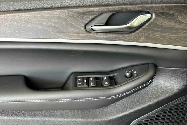 New 2026 Jeep Grand Cherokee L 4WD image 8