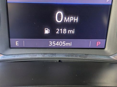 Used 2023 Chevrolet Traverse LT image 32