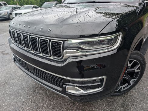 Used 2025 Jeep Wagoneer L Series III AWD/4WD image 13