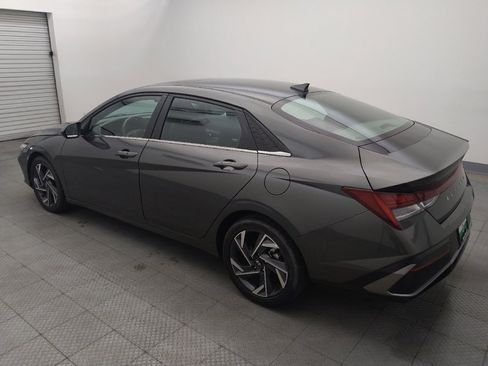 Used 2025 Hyundai Elantra SEL FWD image 3
