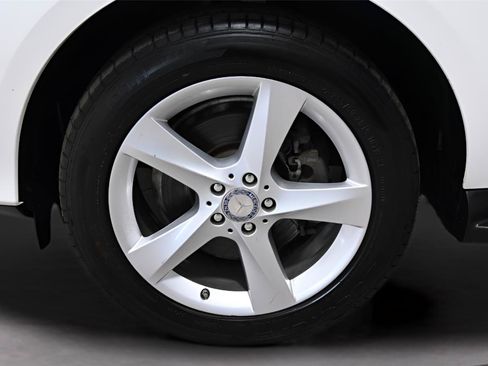 Used 2017 Mercedes-Benz GLE 350 4MATIC w/ Premium 1 Package image 35
