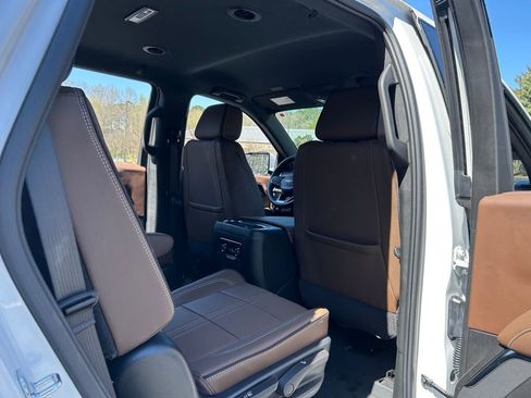 Used 2025 Chevrolet Tahoe High Country image 52