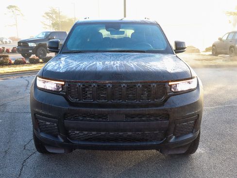 New 2025 Jeep Grand Cherokee L Altitude image 3