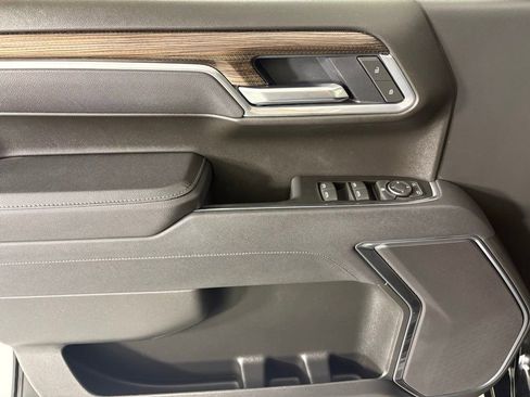 Used 2025 Chevrolet Silverado 1500 LT w/ Z71 Off-Road Package image 21