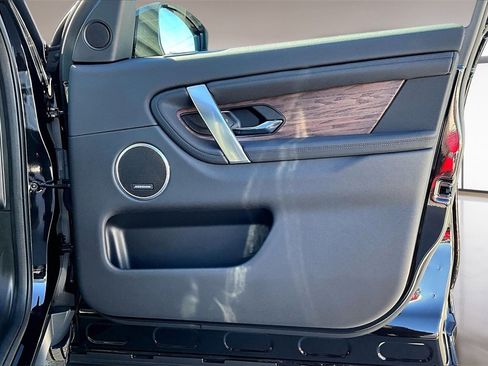 Used 2025 Land Rover Discovery Sport S image 26