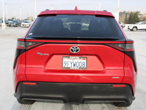 Used 2023 Toyota bZ4X XLE image 4