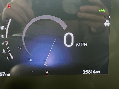 Used 2025 Buick Encore GX Preferred AWD/4WD image 19