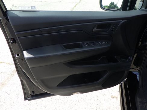 Used 2023 Honda Odyssey Sport image 9