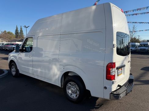 Used 2012 Nissan NV 2500 SV w/ Technology Pkg image 5