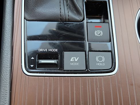 Used 2023 Toyota Sienna XLE w/ XLE Plus Package FWD image 23