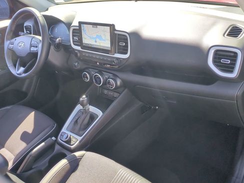 Used 2025 Hyundai Venue Limited FWD image 22