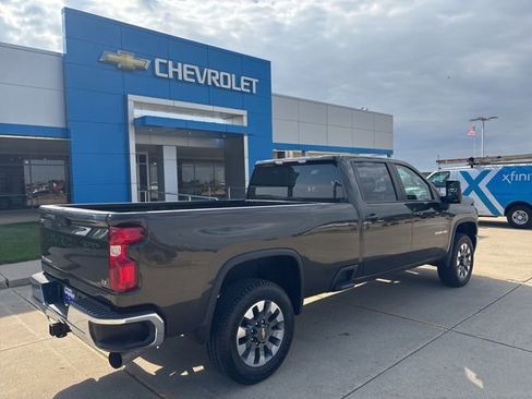 Used 2022 Chevrolet Silverado 3500 LT w/ Convenience Package AWD/4WD image 7