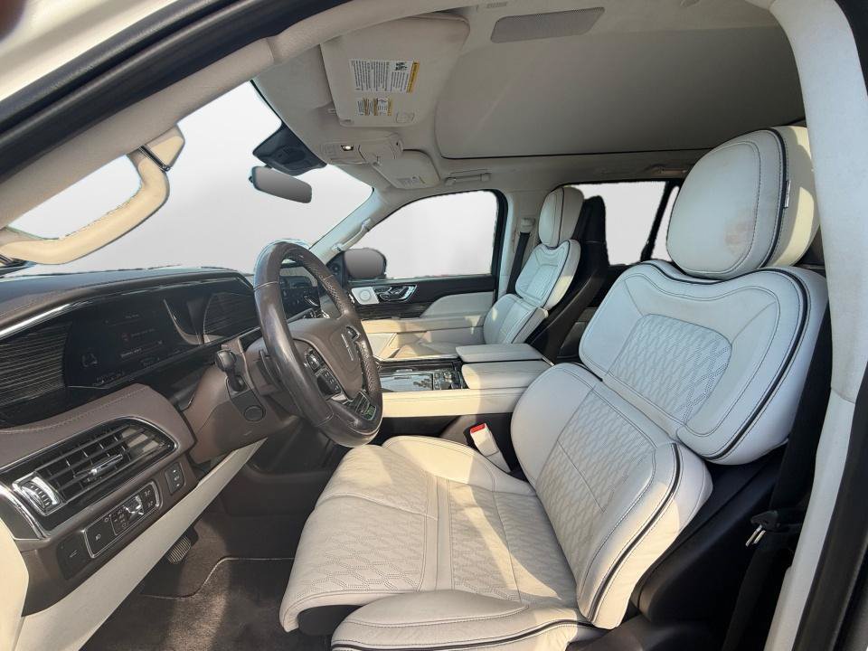 Used 2023 Lincoln Navigator Black Label AWD/4WD image 9