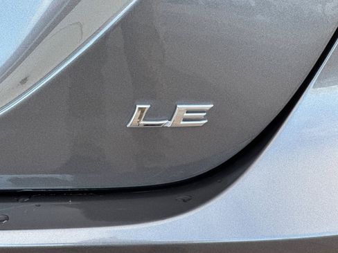 Certified 2018 Toyota Camry LE image 33