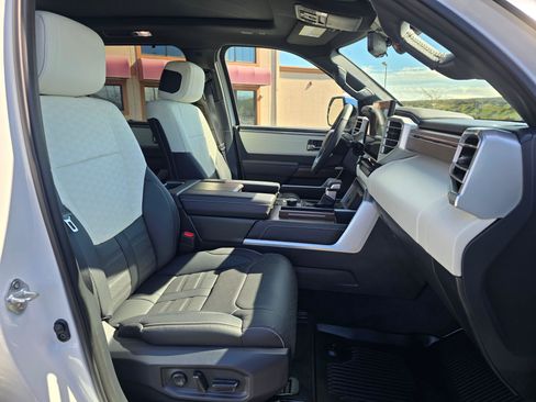 Used 2025 Toyota Sequoia Capstone w/ TRD Performance Package (TMS) image 15