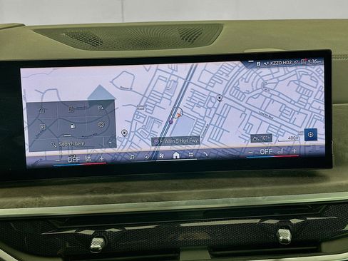 Used 2024 BMW X5 sDrive40i w/ Premium Package image 22