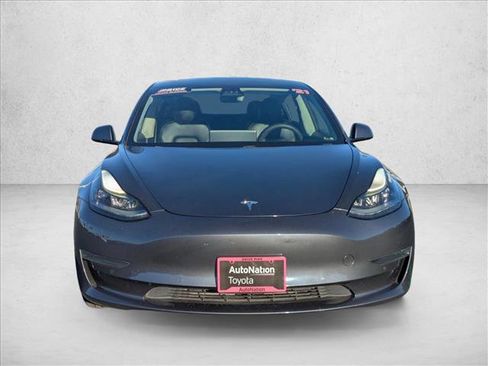 Used 2021 Tesla Model 3 Standard Range Plus image 2