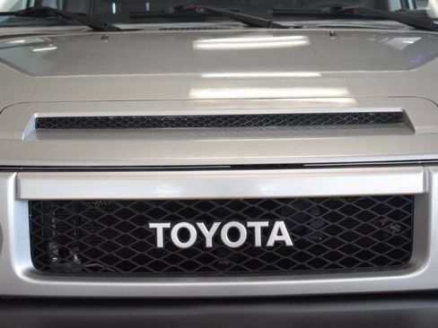 Used 2008 Toyota FJ Cruiser 4WD image 10