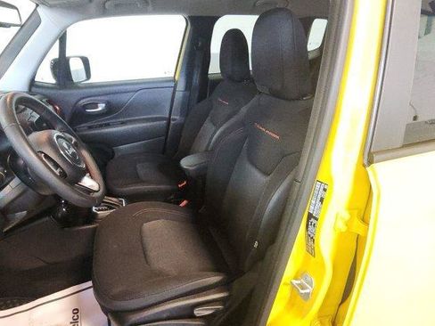 Used 2023 Jeep Renegade Trailhawk AWD/4WD image 7