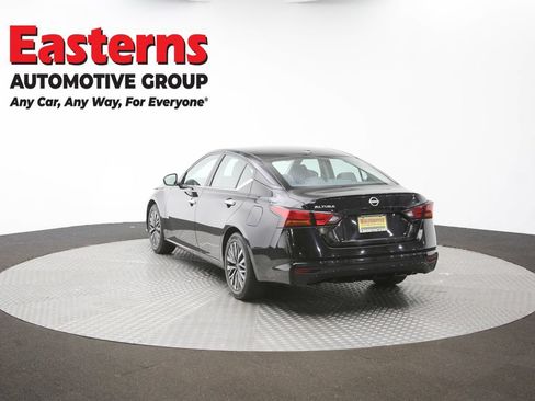 Used 2025 Nissan Altima 2.5 SV FWD image 61