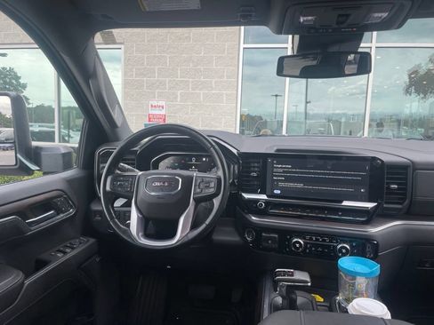 Used 2023 GMC Sierra 1500 SLT w/ SLT Premium Plus Package AWD/4WD image 7