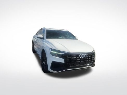 Used 2022 Audi Q8 Premium Plus w/ Premium Plus Package image 2