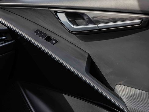 Certified 2023 Kia Niro Wave w/ Wave Preserve Package image 15