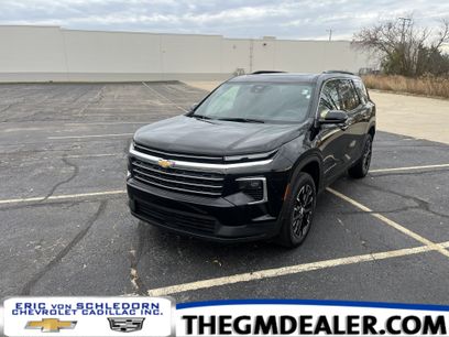 Used 2025 Chevrolet Traverse LT w/ Sun and Wheel Package