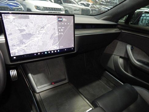 Used 2021 Tesla Model S Plaid image 23