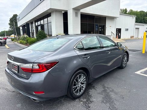 Used 2017 Lexus ES 350 w/ Navigation System Package FWD image 3