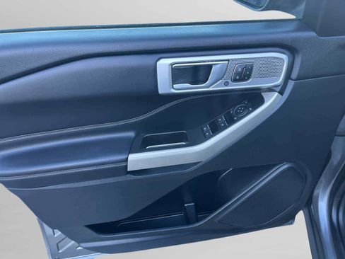 Used 2021 Ford Explorer Limited w/ Equipment Group 301A image 35