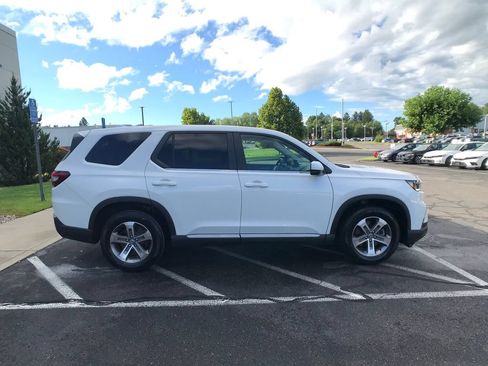 Certified 2024 Honda Pilot EX-L image 15