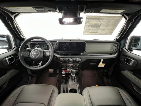 New 2025 Jeep Gladiator Mojave image 9