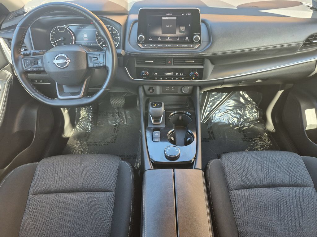 Used 2025 Nissan Rogue SV AWD/4WD image 14