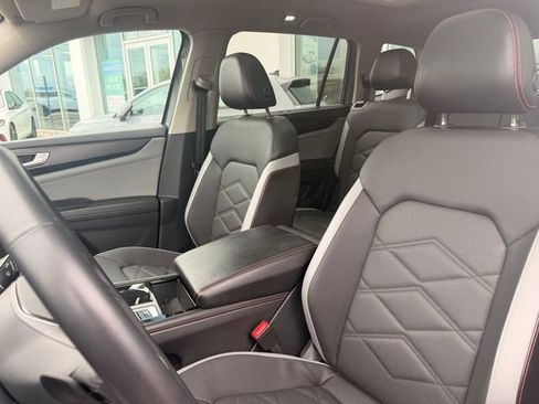 Certified 2024 Volkswagen Atlas Peak Edition SEL AWD/4WD image 14