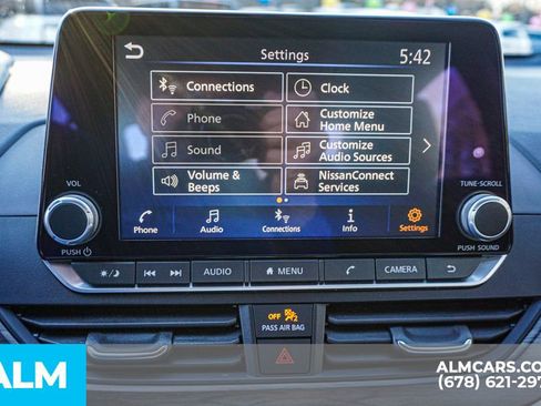 Used 2025 Nissan Altima 2.5 SV image 34