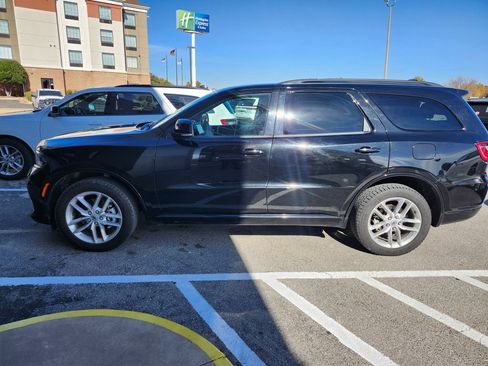 Used 2023 Dodge Durango GT image 2