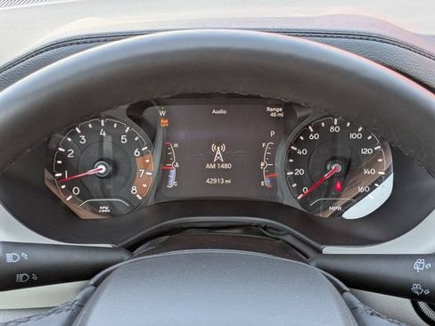 Used 2025 Jeep Compass Limited AWD/4WD image 30